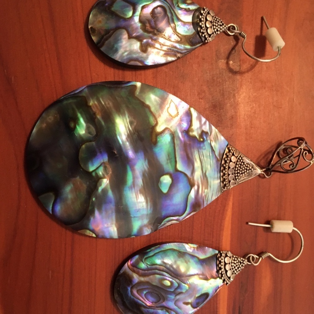 925 Pierced earrings and pendant. Abalone pretty!